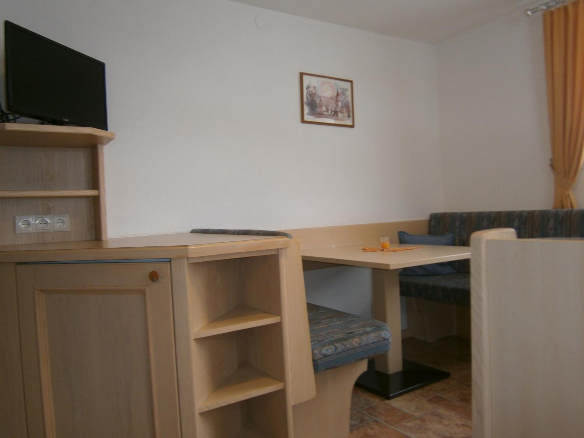 Haus Wiesenheim Fw Oetztal 란켄펠트 객실 사진